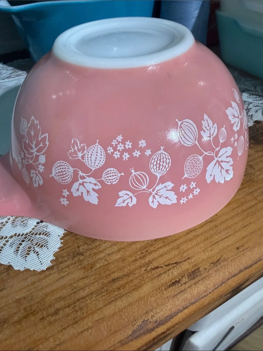 PYREX pink gooseberry 442 Cinderella mixing bowl